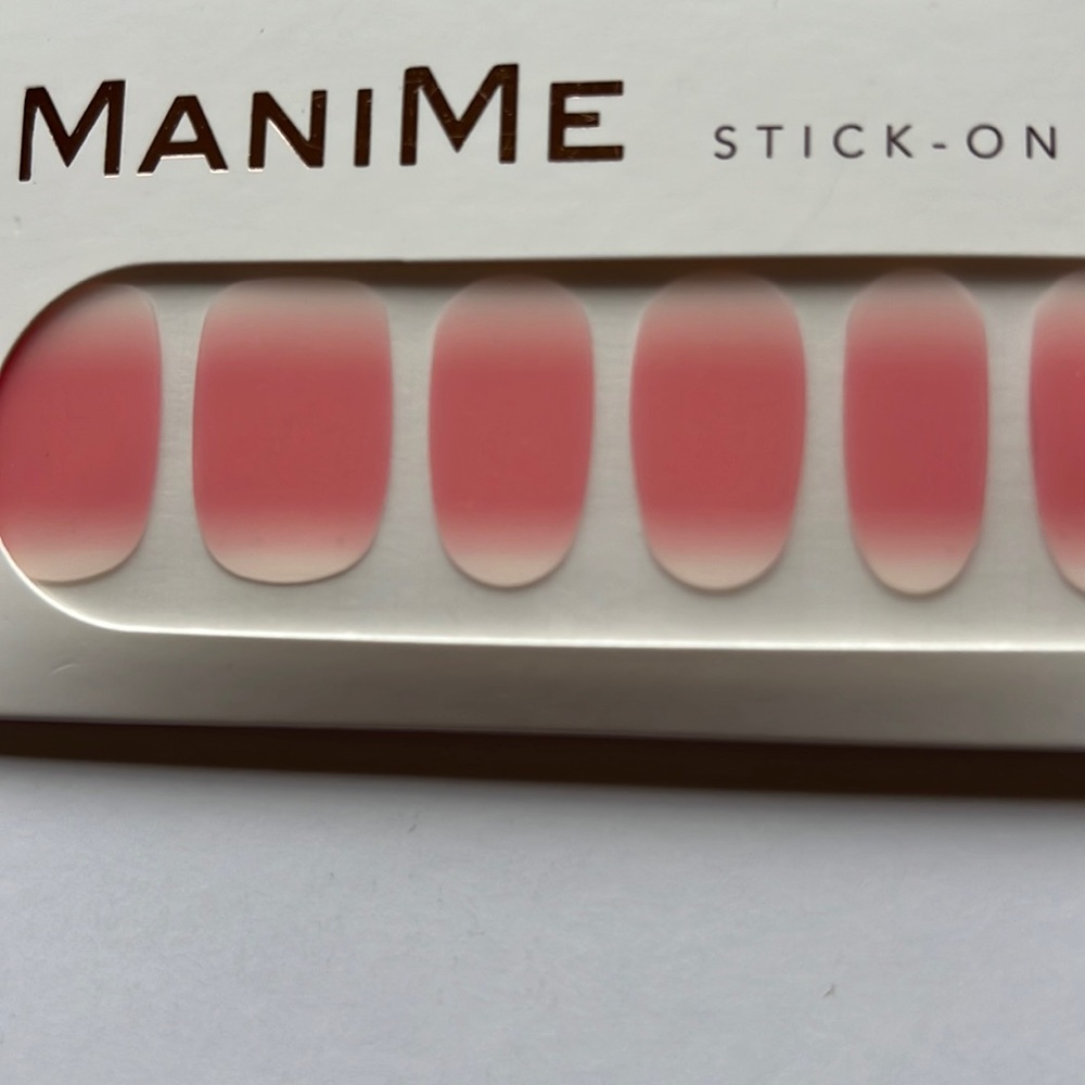 ManiMe Stick-on Gels in Pink Gradient